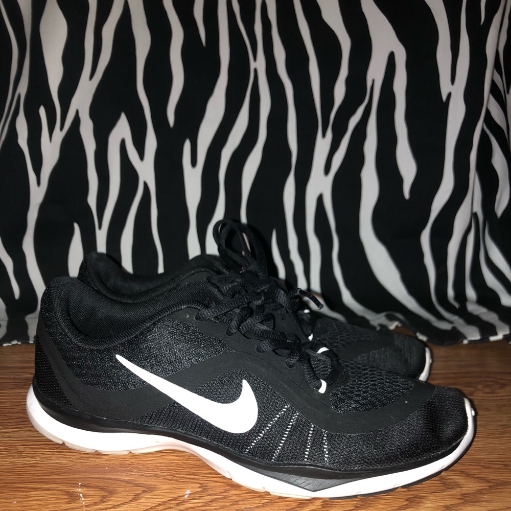 Black Nike Flex TR 6